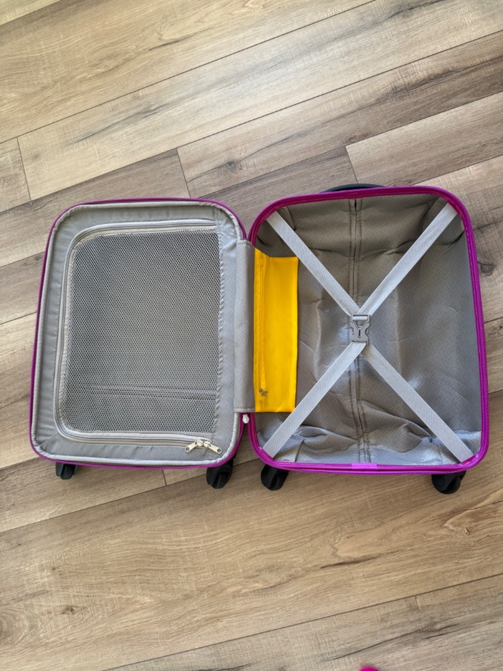 American Tourister Sunset Cruise hardside spinner carry-on, in Pink Berry - Picture 6 of 6